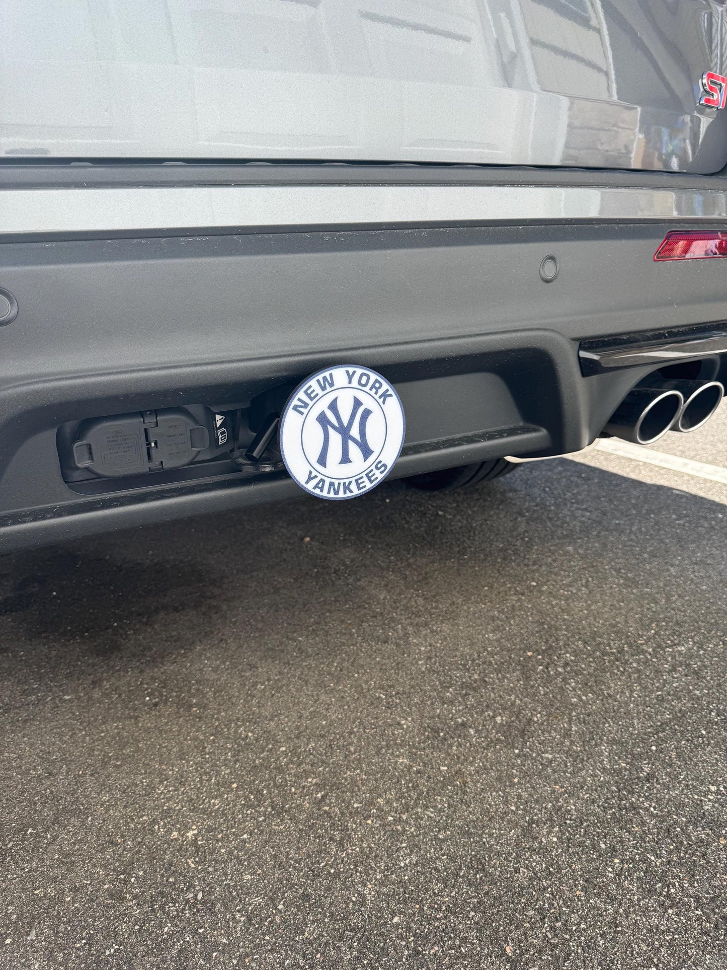 NY Yankees hitch cover
